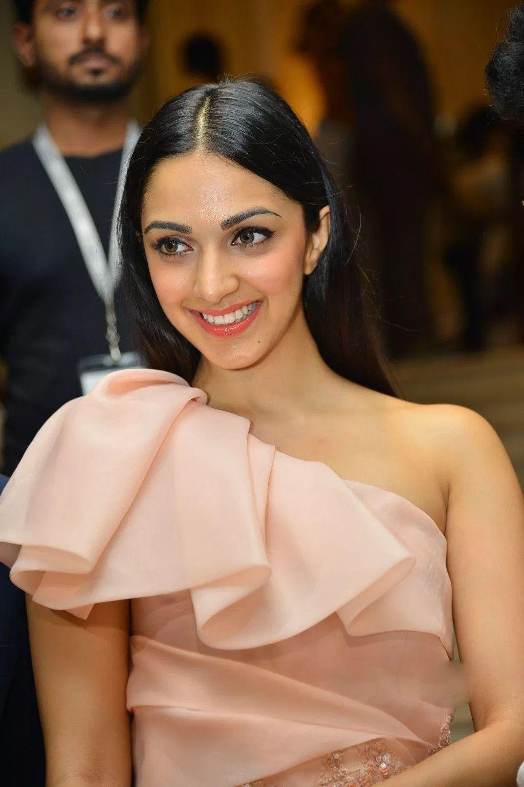 Actress Kiara Advani Stills From The Statement Wedding Jewellery Exhibit Launch