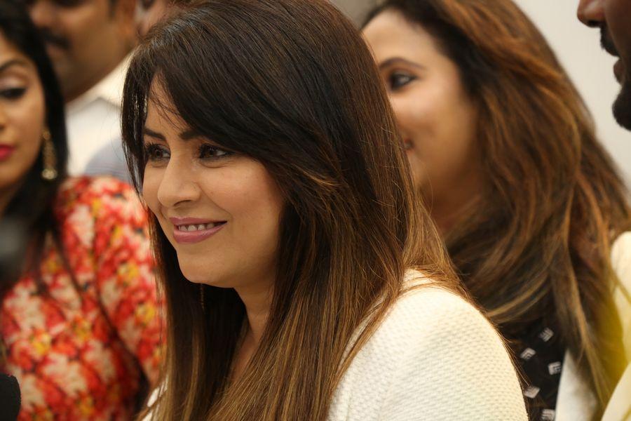 Actress Mahima Chaudhry launches Cosmetic Clinic at Kilpauk