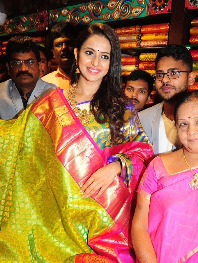 Actress Rakul Preet Singh Cloth Showroom Opening in Tirupati Photos