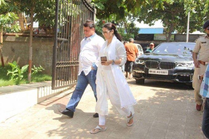 Actress Reema Lagoo Funeral Photos