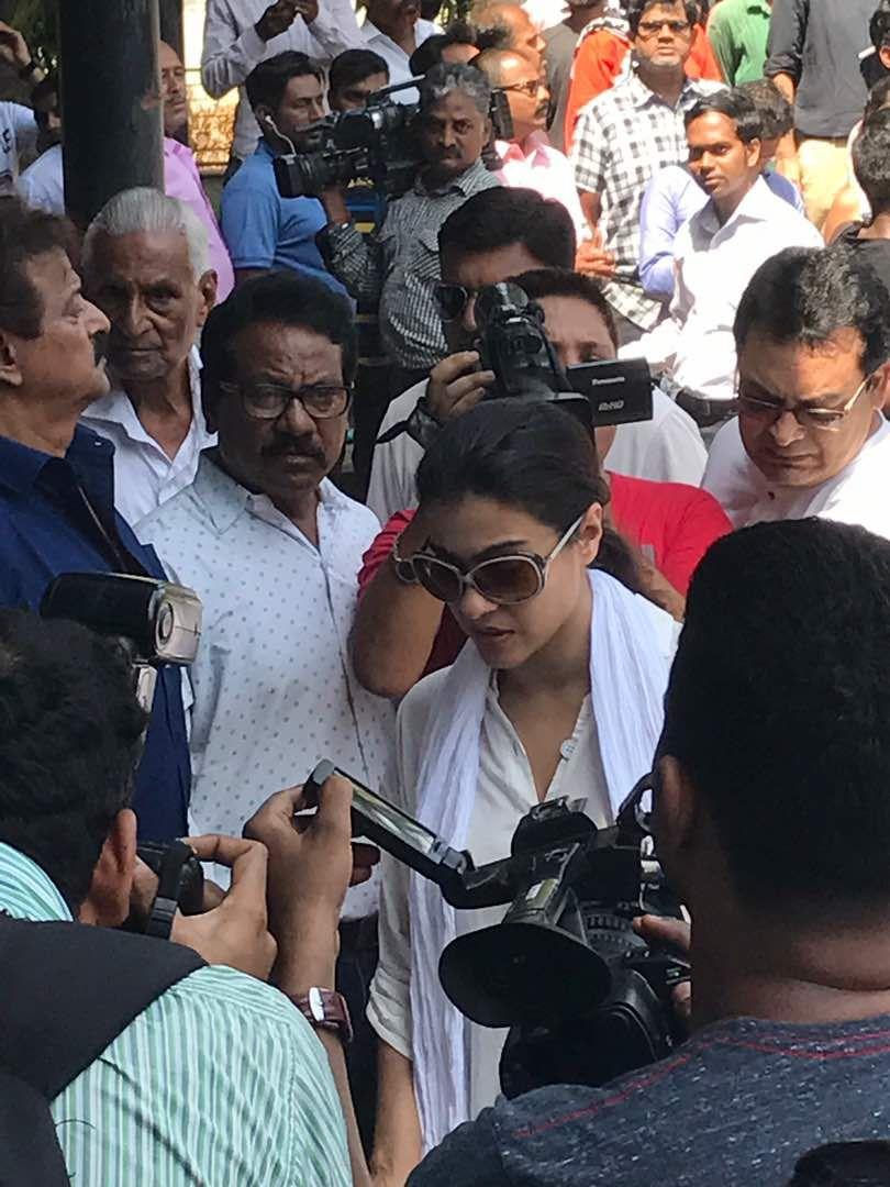 Actress Reema Lagoo Funeral Photos