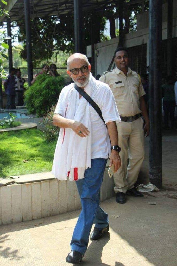 Actress Reema Lagoo Funeral Photos