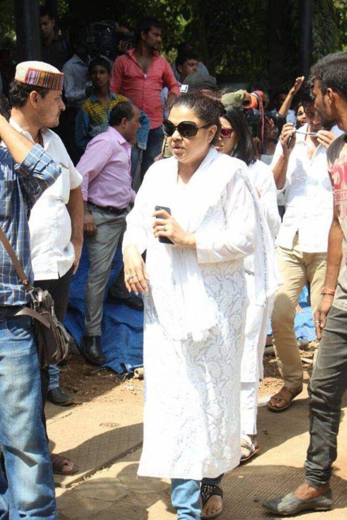 Actress Reema Lagoo Funeral Photos