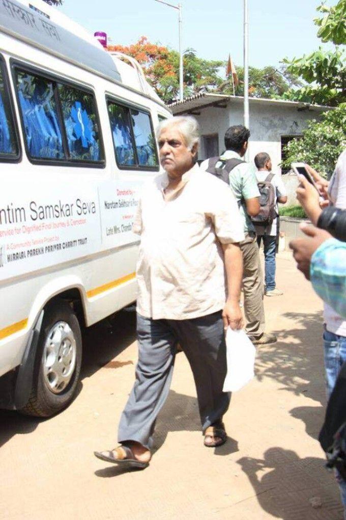 Actress Reema Lagoo Funeral Photos