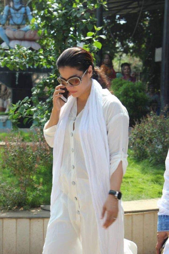 Actress Reema Lagoo Funeral Photos