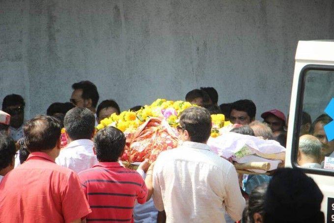 Actress Reema Lagoo Funeral Photos