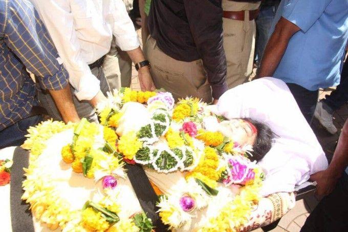 Actress Reema Lagoo Funeral Photos