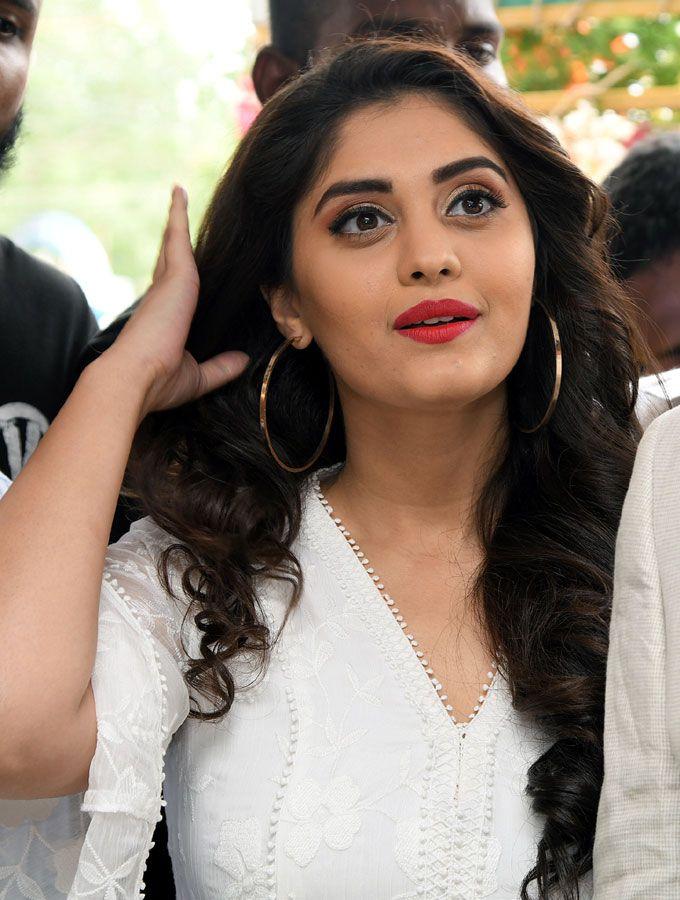 Actress Surabhi Launches Cell Point Show Room In Tirupathi