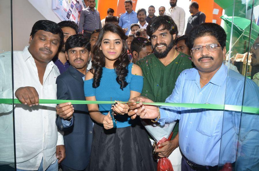 Actress Yamini Bhaskar Launches Cellbay Mbile Store Photos