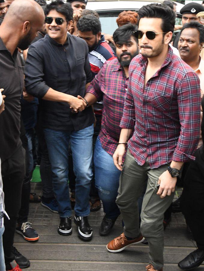 Akhil Akkineni & Nagarjuna At Vizag South India Shopping Mall