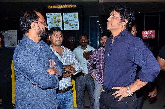 Akkineni Nagarjuna Interaction with Lady Fans Photos