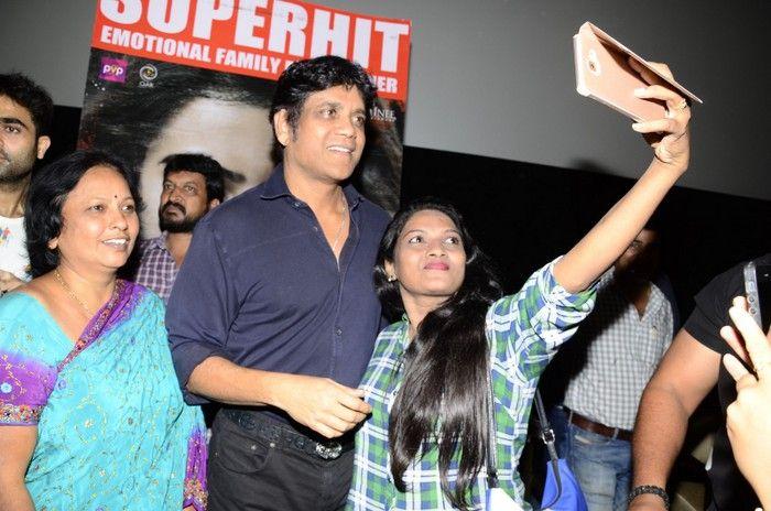 Akkineni Nagarjuna Interaction with Lady Fans Photos