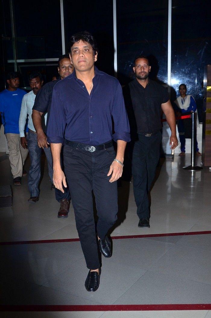 Akkineni Nagarjuna Interaction with Lady Fans Photos