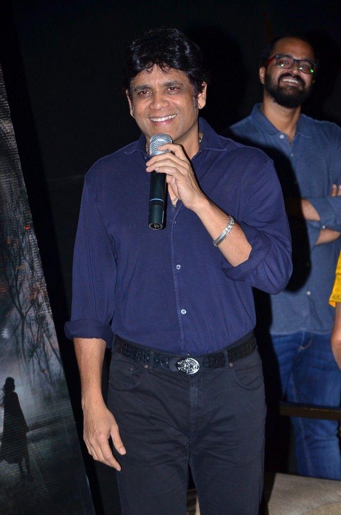 Akkineni Nagarjuna Interaction with Lady Fans Photos