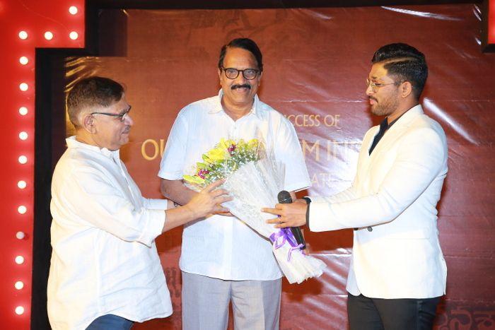 Allu Aravind & Family felicitates Mahanati Movie Team Photos