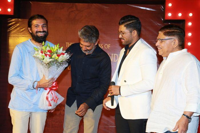 Allu Aravind & Family felicitates Mahanati Movie Team Photos