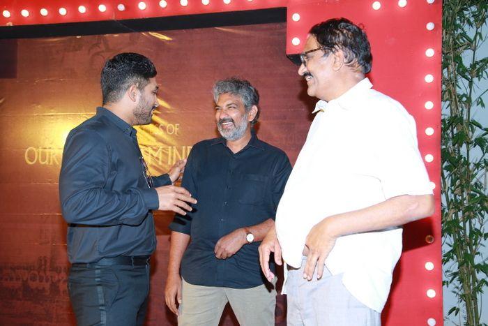 Allu Aravind & Family felicitates Mahanati Movie Team Photos