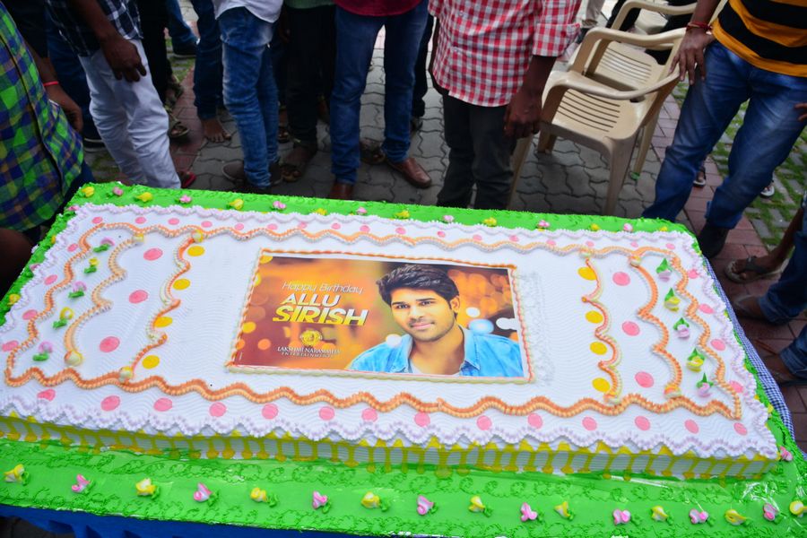 Allu Sirish Birthday Celebration Photos