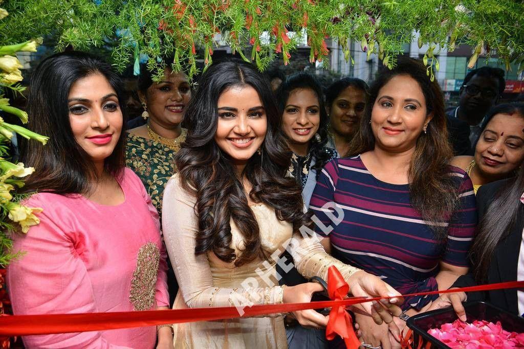 Anupama Parameswaran launches ABC clinic at Banjara Hills