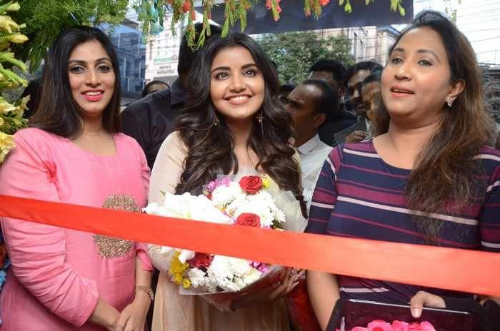 Anupama Parameswaran launches ABC clinic at Banjara Hills