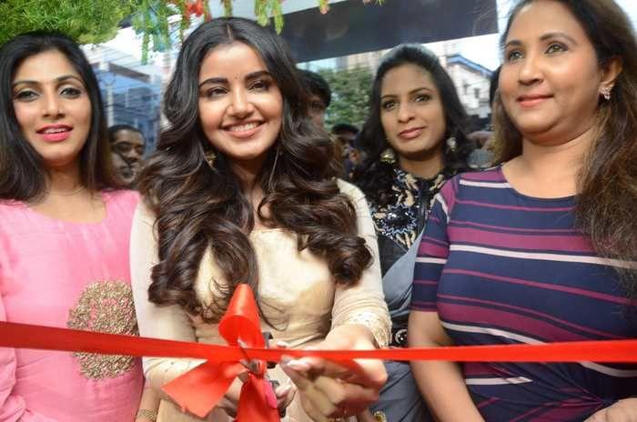 Anupama Parameswaran launches ABC clinic at Banjara Hills