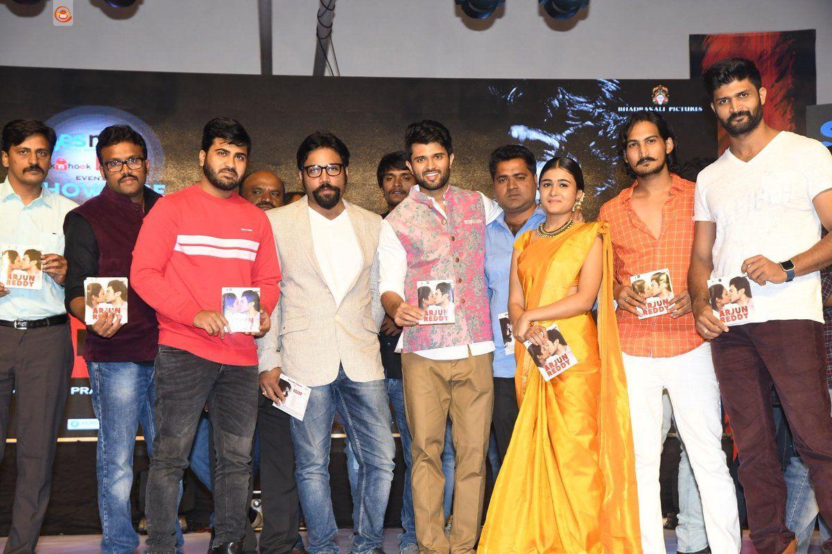 Arjun Reddy Pre Release Function Photos