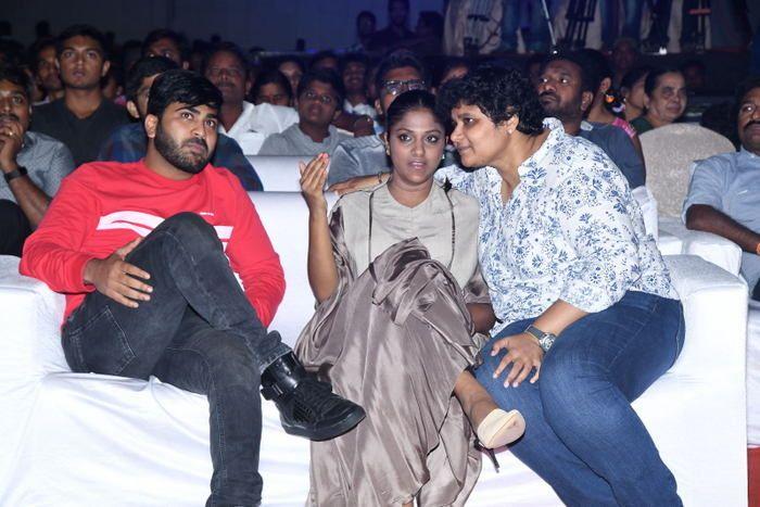 Arjun Reddy Pre Release Function Photos