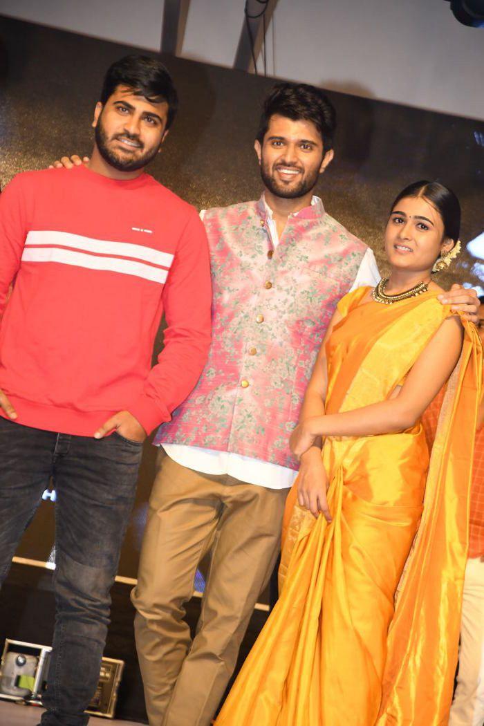 Arjun Reddy Pre Release Function Photos