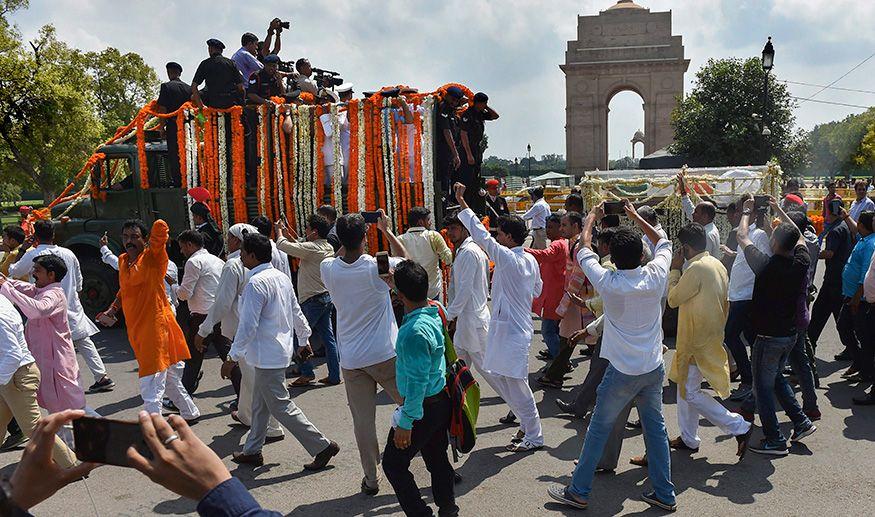 Atal Bihari Vajpayee Funeral: Vajpayee's Mortal Remains Taken to BJP Headquarters