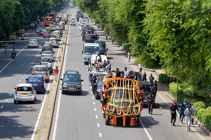 Atal Bihari Vajpayee Funeral: Vajpayee's Mortal Remains Taken to BJP Headquarters