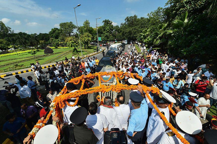 Atal Bihari Vajpayee Funeral: Vajpayee's Mortal Remains Taken to BJP Headquarters