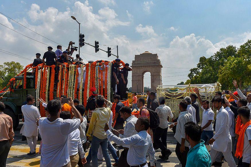 Atal Bihari Vajpayee Funeral: Vajpayee's Mortal Remains Taken to BJP Headquarters