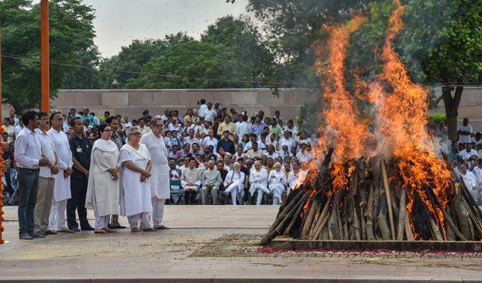 Atal Bihari Vajpayee cremated with full state Honours