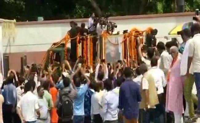 Atal Bihari Vajpayee's Final Journey Photos