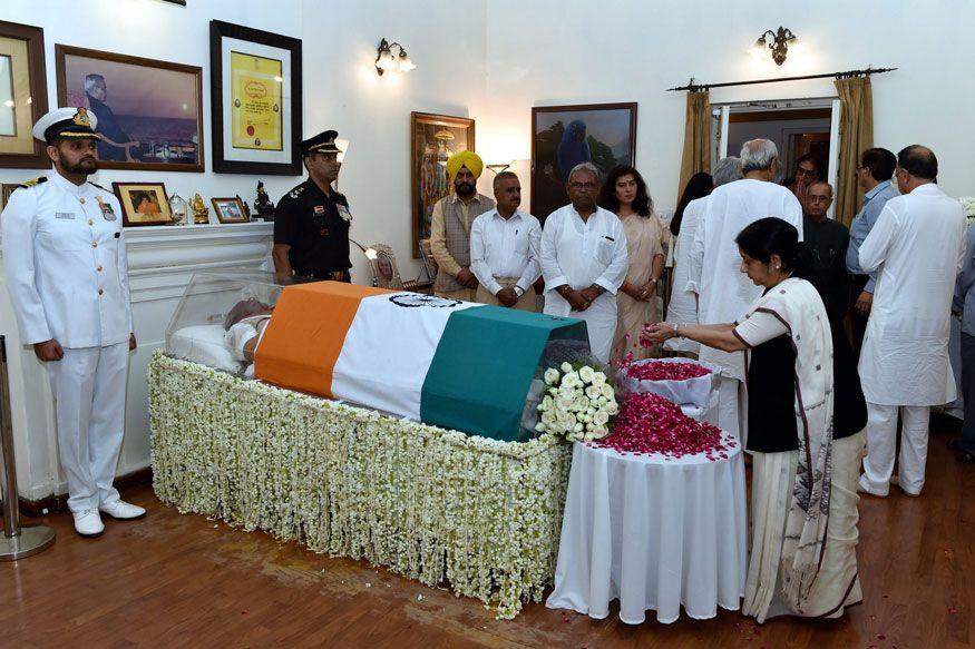 Atal Bihari Vajpayee's Funeral Politicians Pay Their Last Respects