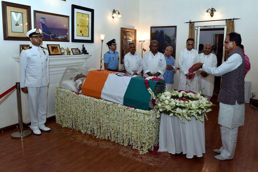 Atal Bihari Vajpayee's Funeral Politicians Pay Their Last Respects