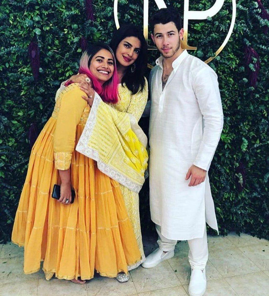 Awwdorable! Priyanka Chopra shares some lovely pictures from her roka ceremony with Nickjonas