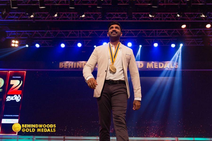 Behindwoods Gold Medals on Zee Tamil Event Photos