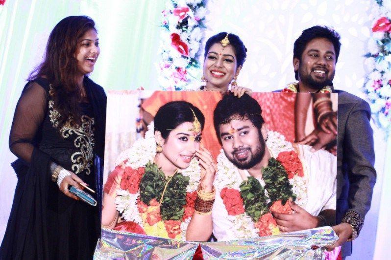 Bichagadu Actress Satna Titus & Karthik Wedding Reception Photos