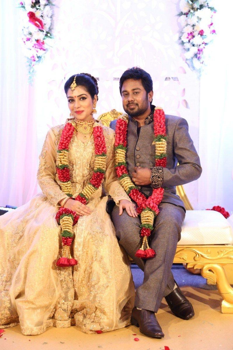 Bichagadu Actress Satna Titus & Karthik Wedding Reception Photos