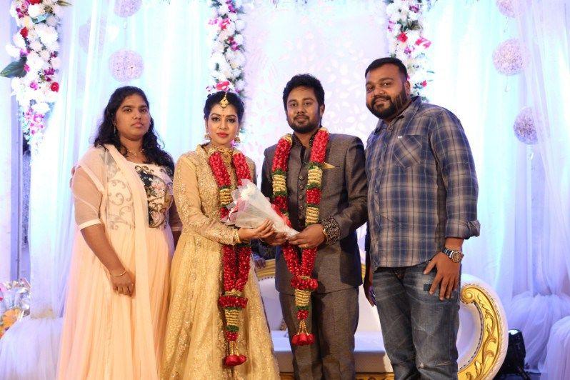 Bichagadu Actress Satna Titus & Karthik Wedding Reception Photos