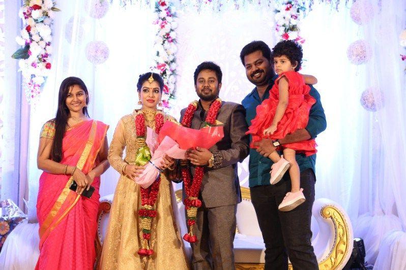 Bichagadu Actress Satna Titus & Karthik Wedding Reception Photos