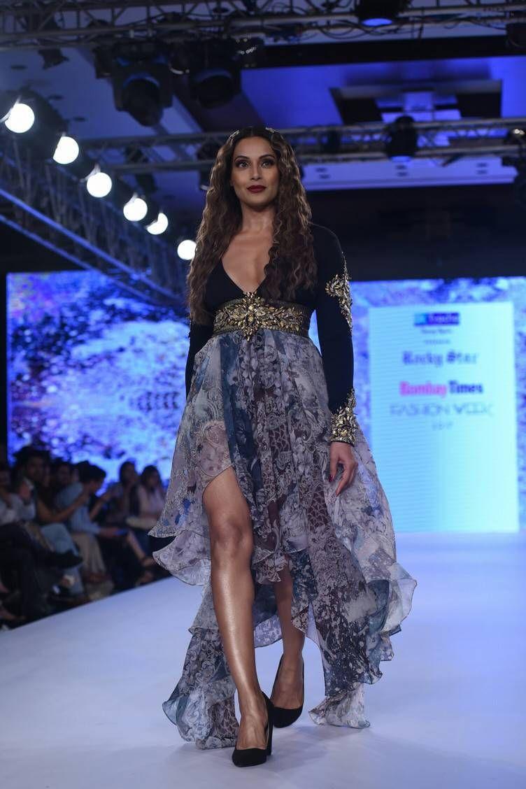 Bipasha Basu Stills At Bombay Times Fashion Week 2017