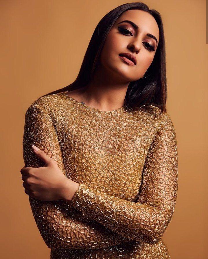 Bollywood Celebs at Vogue Beauty Awards 2018 Photos