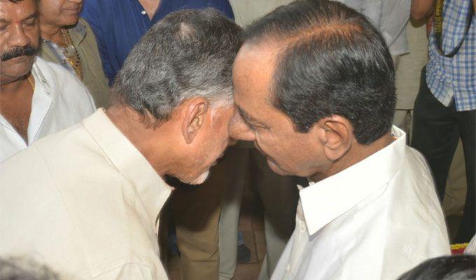 CM KCR & Chandra Babu Pay Homage to Nandamuri Harikrishna