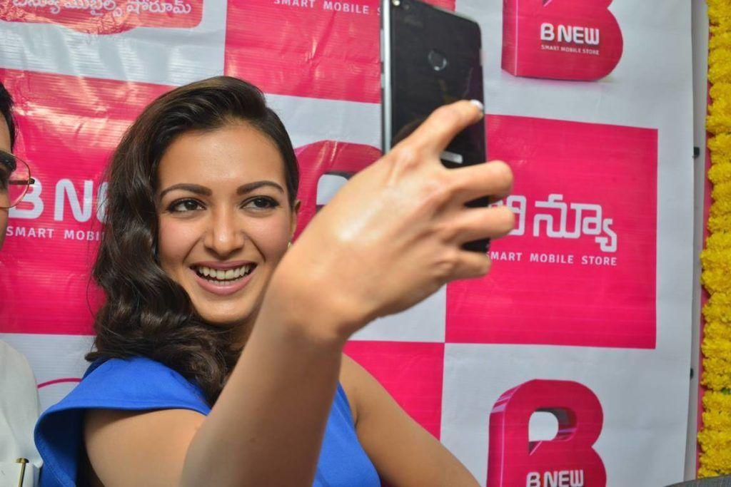 Catherine Tresa launches B New Mobile store in Eluru Photos