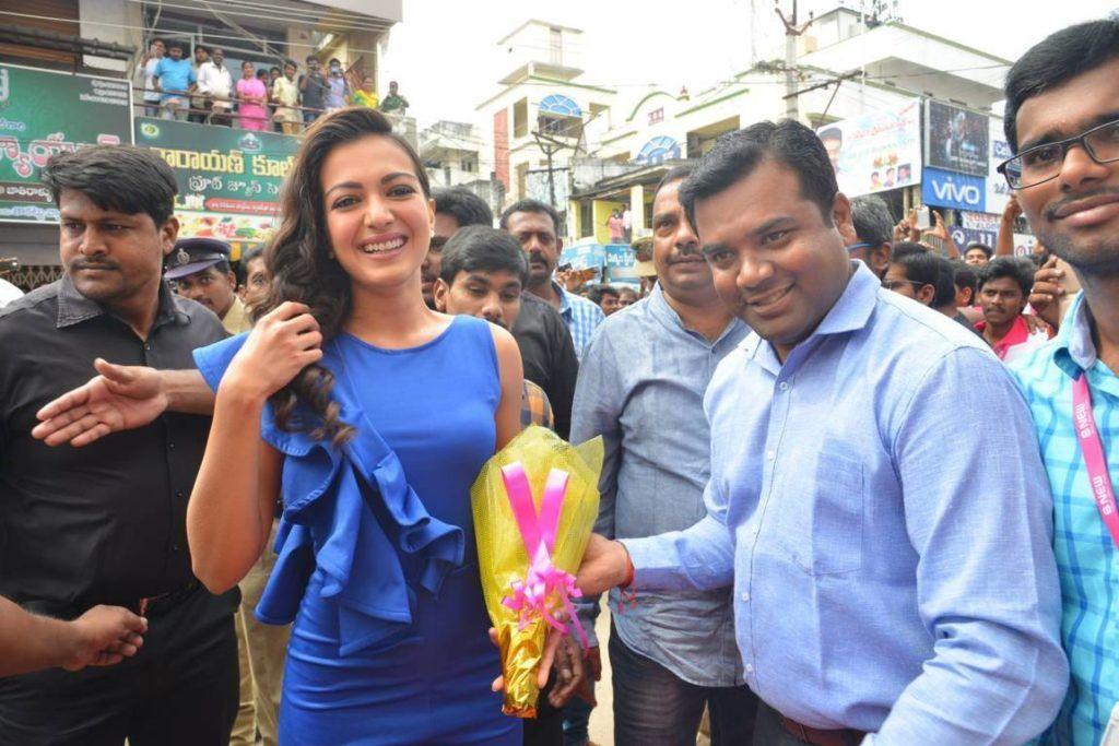 Catherine Tresa launches B New Mobile store in Eluru Photos