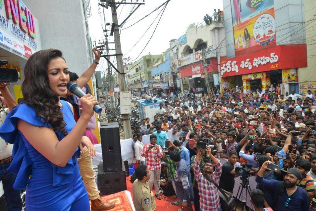 Catherine Tresa launches B New Mobile store in Eluru Photos