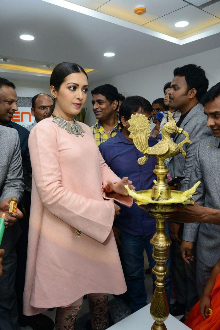 Catherine Tresa launches Eledent Hospital at Kondapur Photos