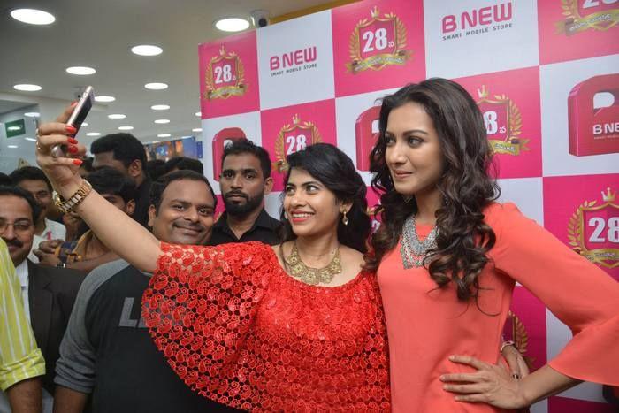 Catherine launches B New Mobile store at Kurnool